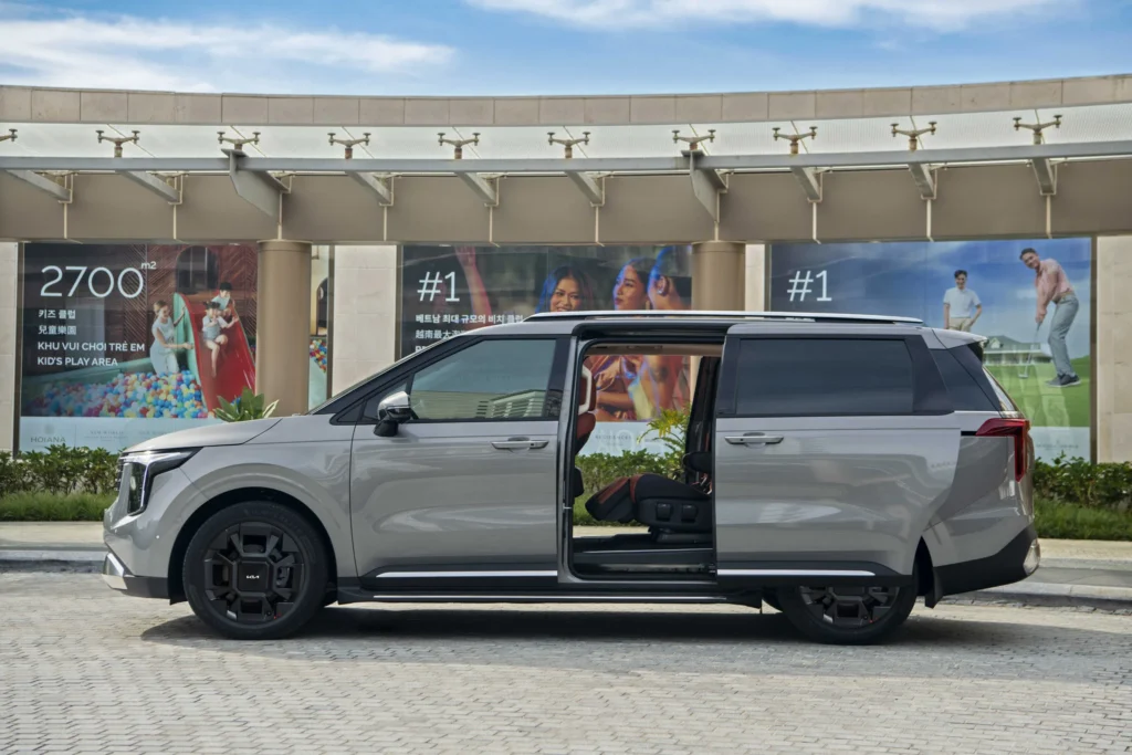 8608103 kia carnival hybrid tinhte 6 Kia Carnival Hybrid ( New Carnival HEV Signature 7s ) ra mắt giá 1,849 tỷ đồng