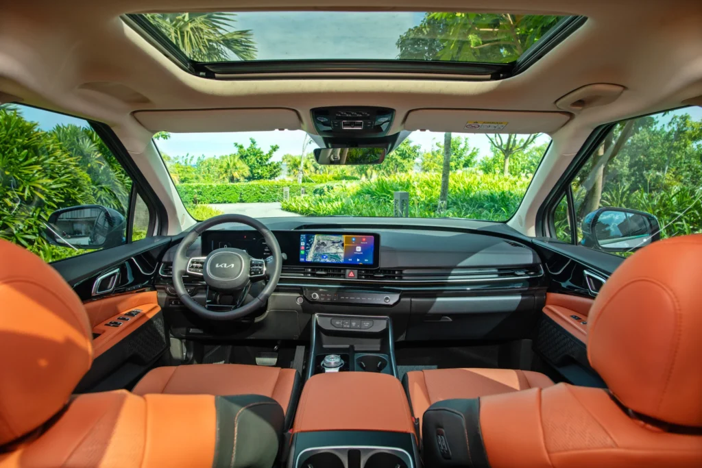 8608113 kia carnival hybrid tinhte 3 Kia Carnival Hybrid ( New Carnival HEV Signature 7s ) ra mắt giá 1,849 tỷ đồng